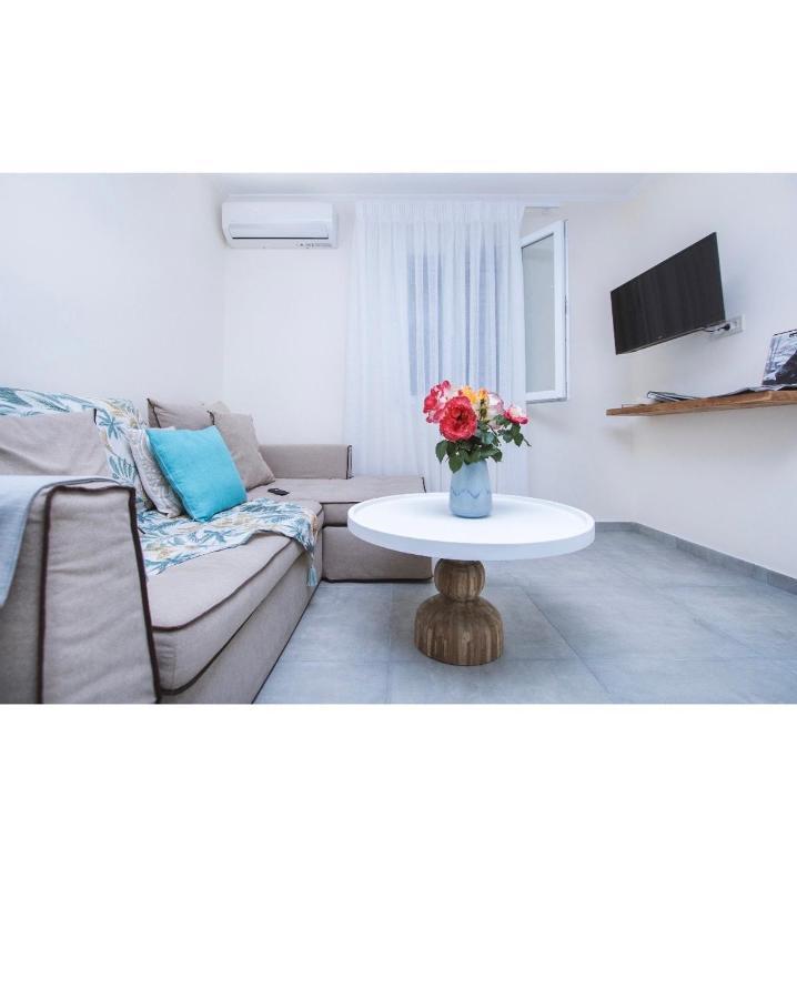 Athena Luxury Apartments Mesongi Exterior photo